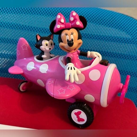Disney Minnie Mouse and Figaro (the kitty) Pink Polka Dot Airplane Toy - Picture 1 of 8